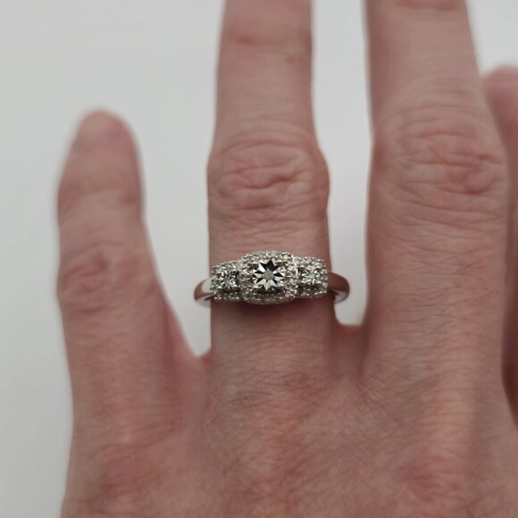 Size 7 Sterling Silver Small Diamonds Ring A1865 - Picture 5 of 9